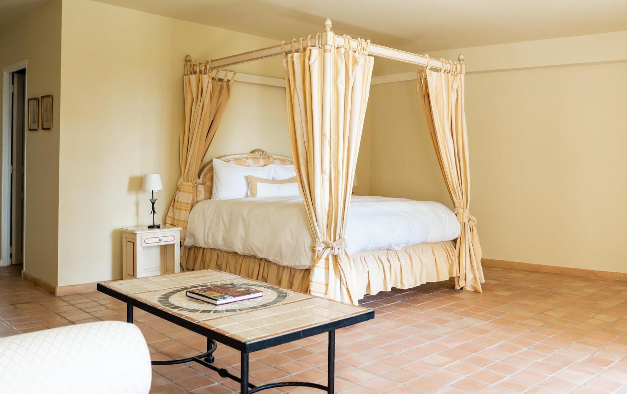 Chateau Les Crostes ロルグ 部屋 写真